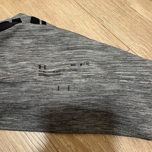 Under Armour Women's Black and Gray Sports Bra - Picture 3 of 3